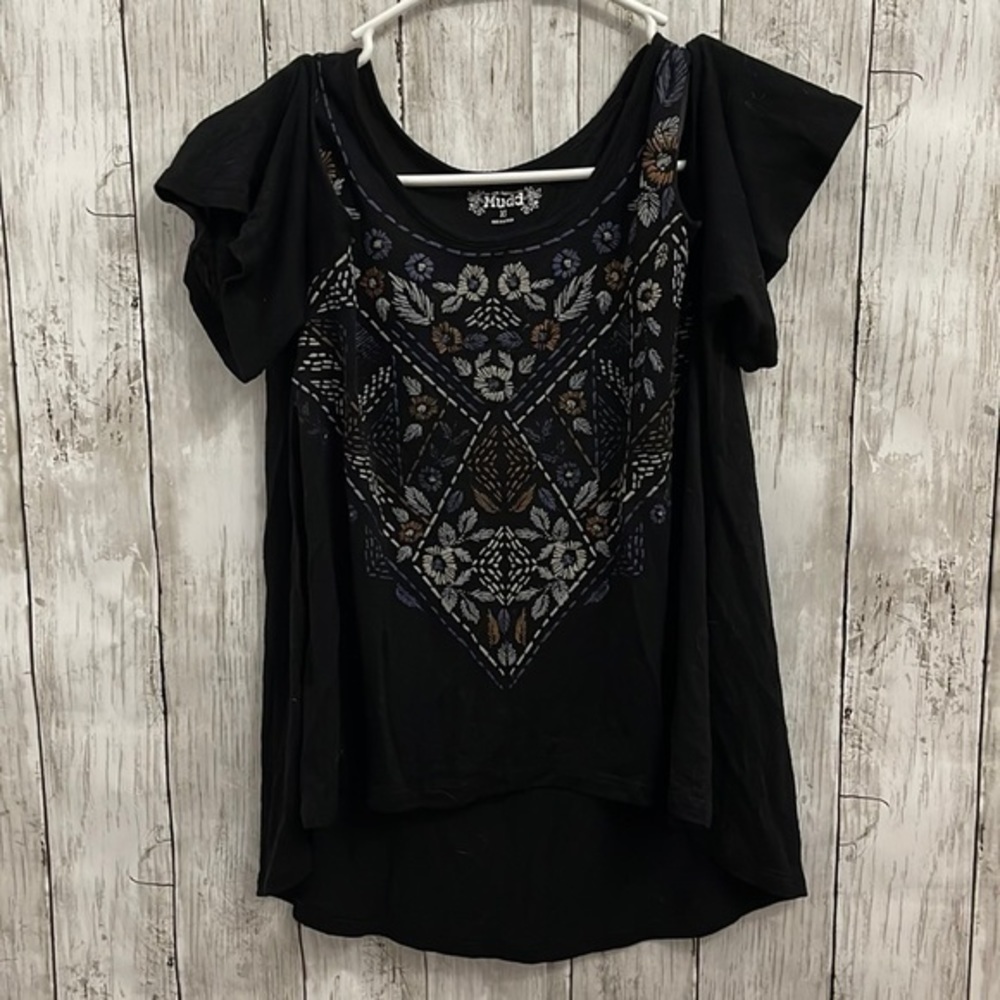 Mudd Floral Flowy Boho Cold Shoulder Top​​​​